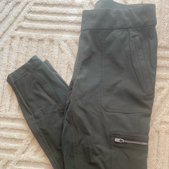 Athleta Headlands Hybrid Cargo II Tights - aspen olive - Picture 4 of 10